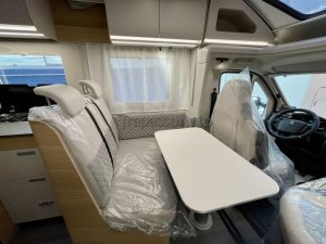 Adria Matrix 670 SC letto nautico Camper Sardegna (13)