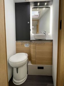 Adria Matrix 670 SC letto nautico Camper Sardegna (16)