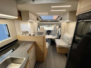 Adria Matrix 670 SC letto nautico Camper Sardegna (3)