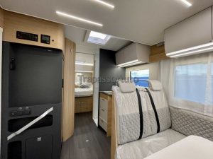 Adria Matrix 670 SC letto nautico Camper Sardegna (6)