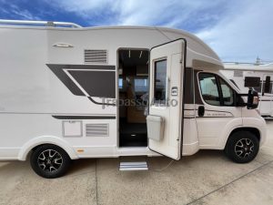 Adria Matrix 670 SC letto nautico Camper Sardegna (8)