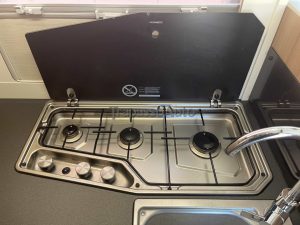 Camper semintegrale usato Sardegna SUn Living S 70 SP (28)