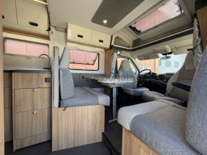 Camper semintegrale usato Sardegna SUn Living S 70 SP (52)