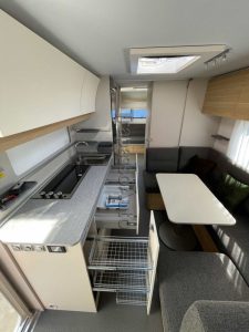 Caravan usata Sardegna adria adora 673 pk (29)