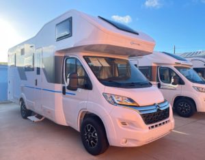 Sun Living serie A 75 DP Camper mansardato Sardegna (10)