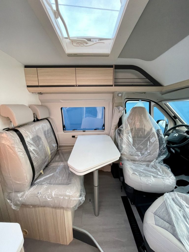 ADRIA TWIN AXESS 600 SP camper sardegna . (2)