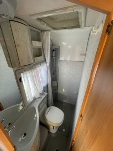 Adriatik Coral 590 SF camper semintegrale usato in vendita in Sardegna (19)