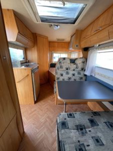 Adriatik Coral 590 SF camper semintegrale usato in vendita in Sardegna (4)