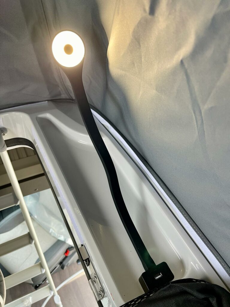 CAMPER VAN SUN LIVING V 60 SP TENT TOP IN VENDITA DA TRAPASSOAUTO IN SARDEGNA (49)