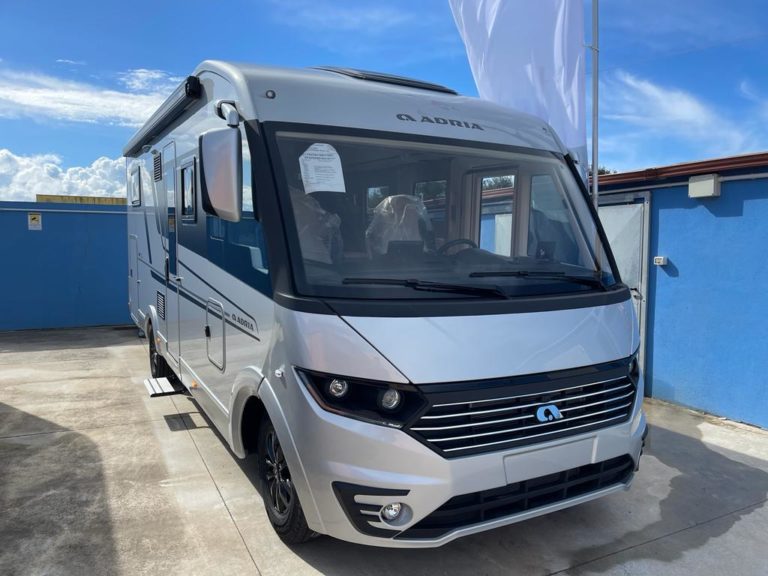 Adria Sonic Supreme 700 DC Camper Sardegna motorhome . (5)