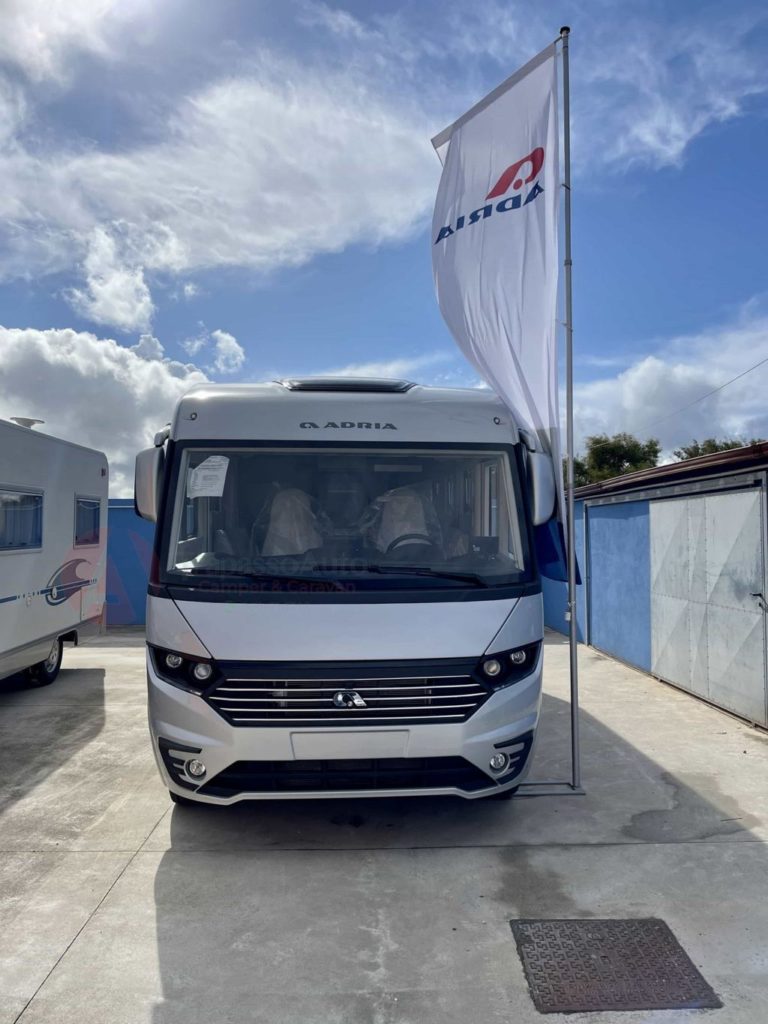 Adria Sonic Supreme 700 DC Camper Sardegna motorhome (1)