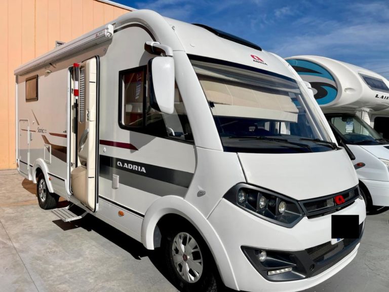 Camper motorhome usato Sardegna Adria Sonic Plus 600 SL con letti gemelli (7)