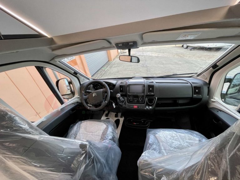 camper sardegna Van furgonato ADRIA TWIN PLUS 640 SGX . (27)