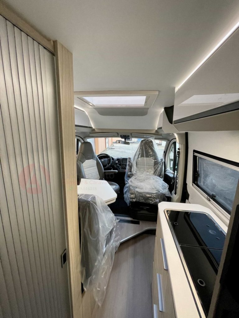 camper sardegna Van furgonato ADRIA TWIN PLUS 640 SGX . (63)