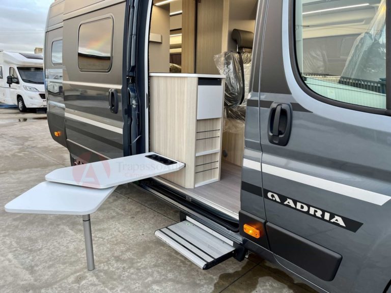 camper sardegna Van furgonato ADRIA TWIN PLUS 640 SGX . (81)