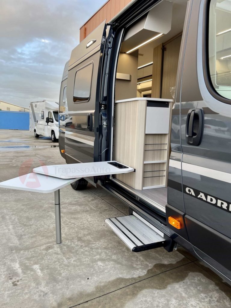 camper sardegna Van furgonato ADRIA TWIN PLUS 640 SGX . (82)