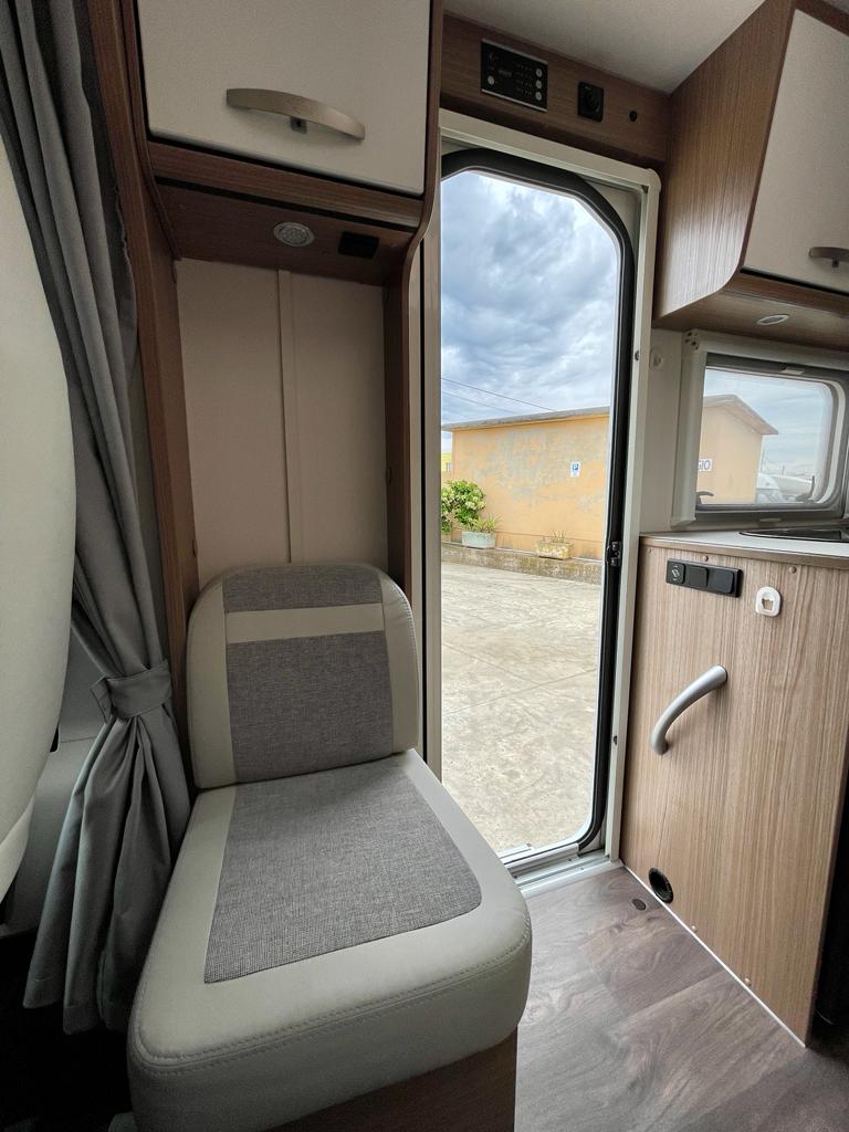 Camper usato in vendita Sardegna Carado V 132 in pronta consegna da TrapassoAuto (10)