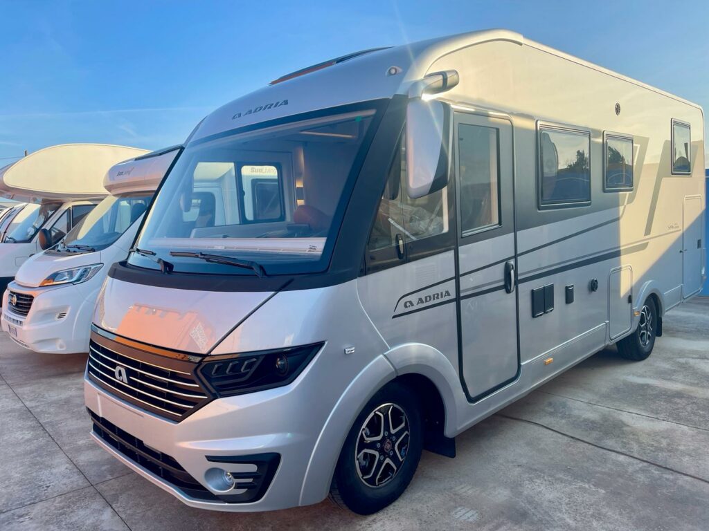 Adria Sonic Supreme 700 SL In vednita TrapassoAuto Motorhome Sardegna (12)