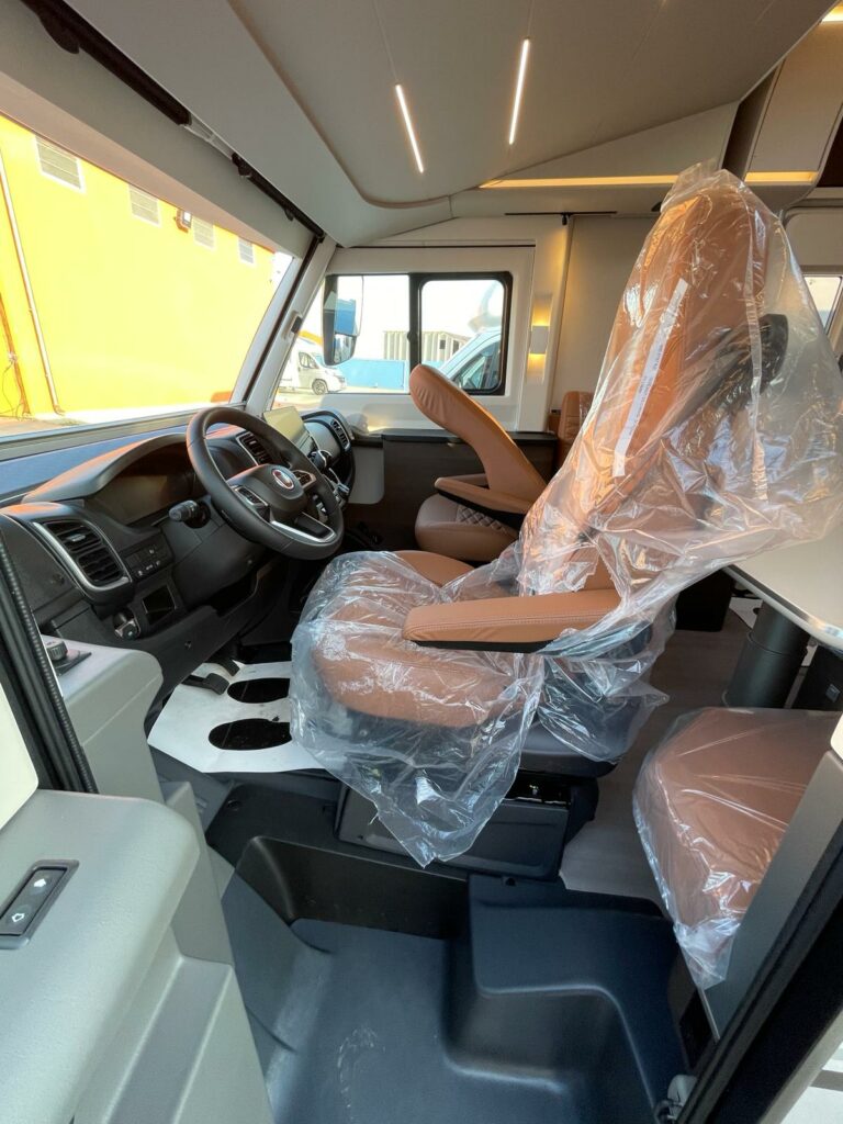 Adria Sonic Supreme 700 SL In vednita TrapassoAuto Motorhome Sardegna (15)