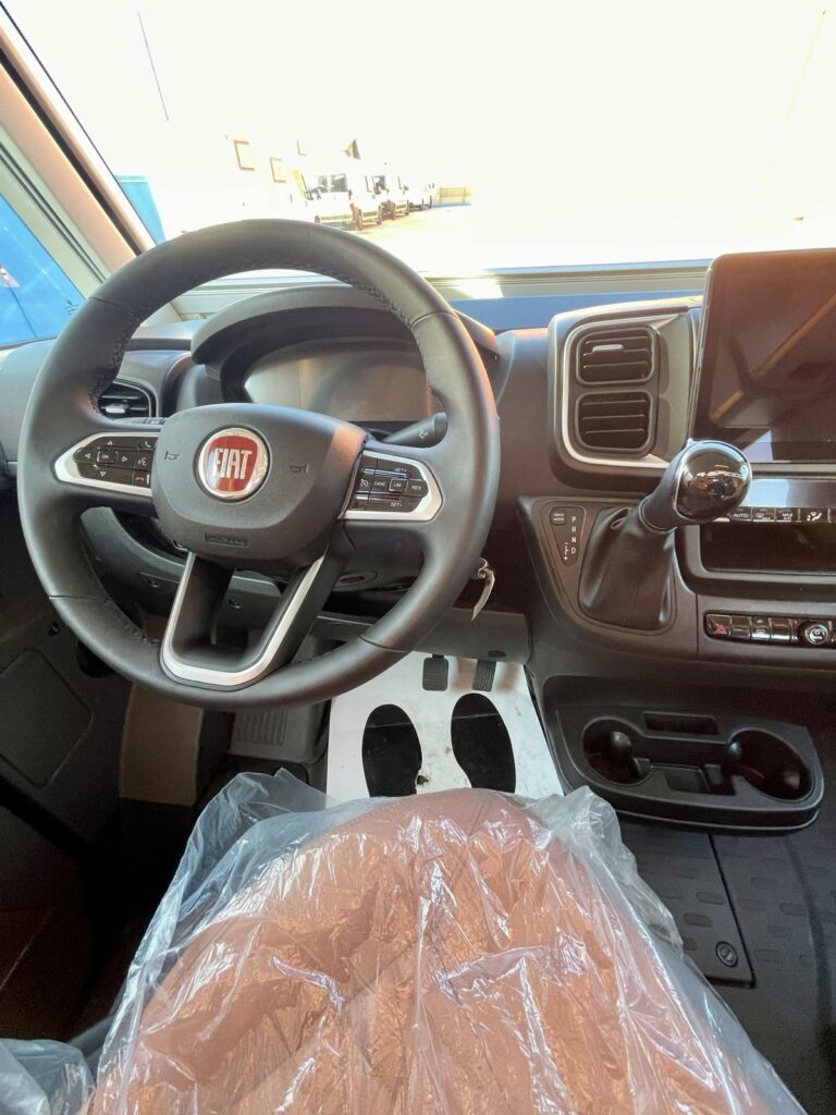 Adria Sonic Supreme 700 SL In vednita TrapassoAuto Motorhome Sardegna (23)