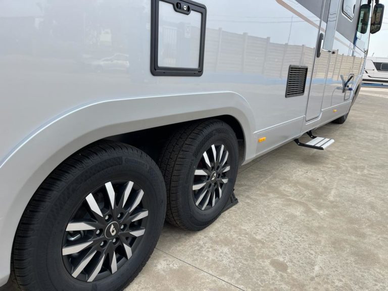 MOTORHOME LUSSO ADRIA SUPERSONIC 890 LC SARDEGNA TRAPASSOAUTO (18)