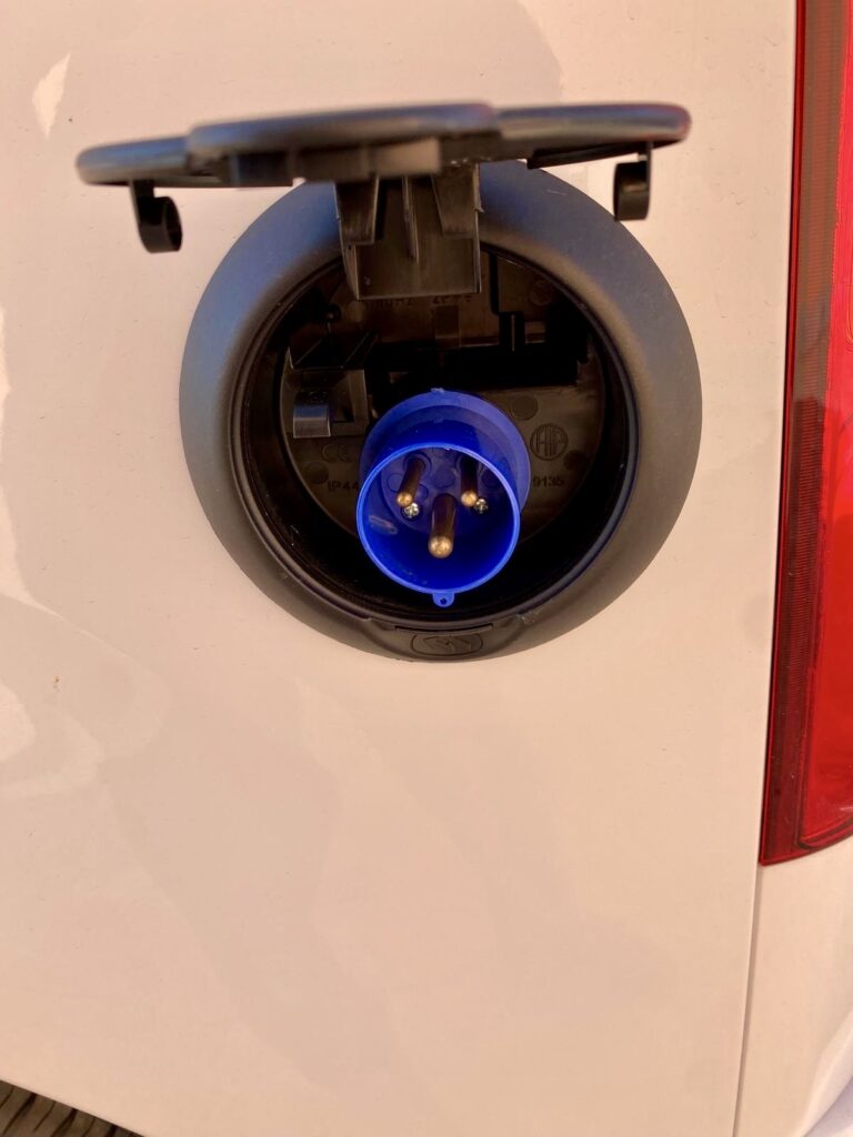 camper van furgonato adria mode con tetto a soffietto11
