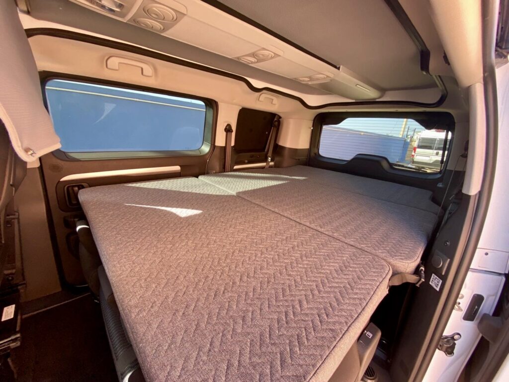 camper van furgonato adria mode con tetto a soffietto7