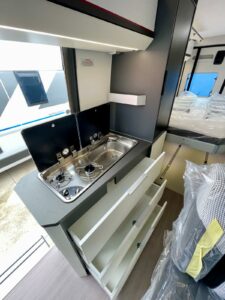 Camper van Adria Twin Sports 640 SgX con tetto a soffietto in vendita da TrapassoAuto (22)