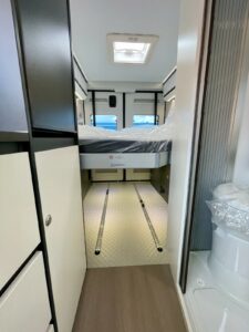 Camper van Adria Twin Sports 640 SgX con tetto a soffietto in vendita da TrapassoAuto (33)
