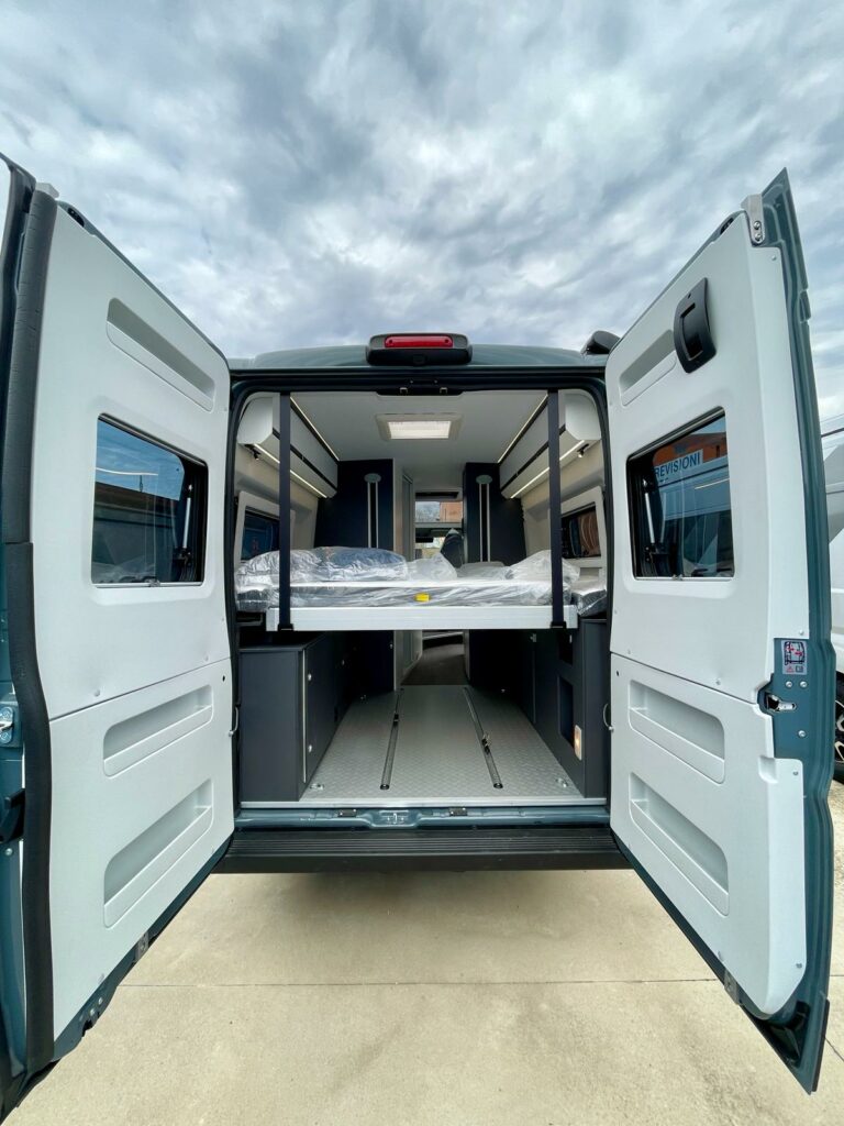 Camper van Adria Twin Sports 640 SgX con tetto a soffietto in vendita da TrapassoAuto (35)