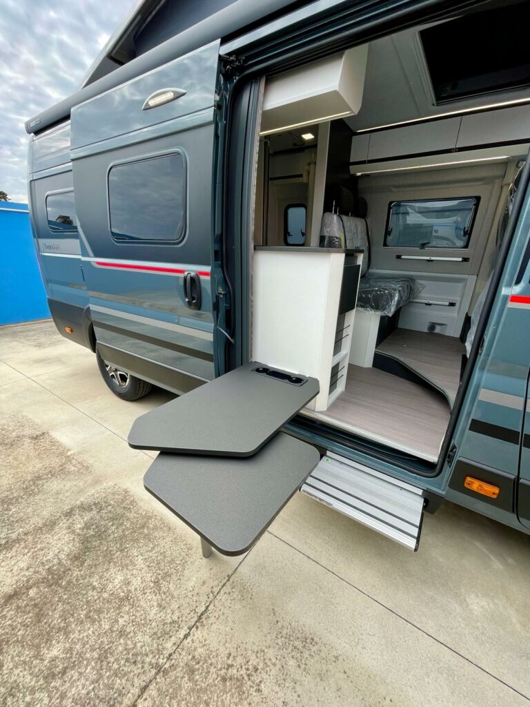 Camper van Adria Twin Sports 640 SgX con tetto a soffietto in vendita da TrapassoAuto (55)
