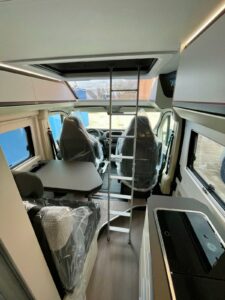 Camper van Adria Twin Sports 640 SgX con tetto a soffietto in vendita da TrapassoAuto (56)