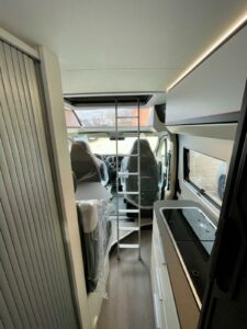 Camper van Adria Twin Sports 640 SgX con tetto a soffietto in vendita da TrapassoAuto (57)
