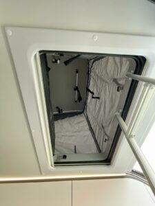 Camper van Adria Twin Sports 640 SgX con tetto a soffietto in vendita da TrapassoAuto (58)