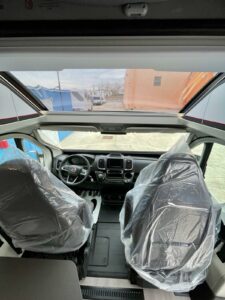 Camper van Adria Twin Sports 640 SgX con tetto a soffietto in vendita da TrapassoAuto (6)