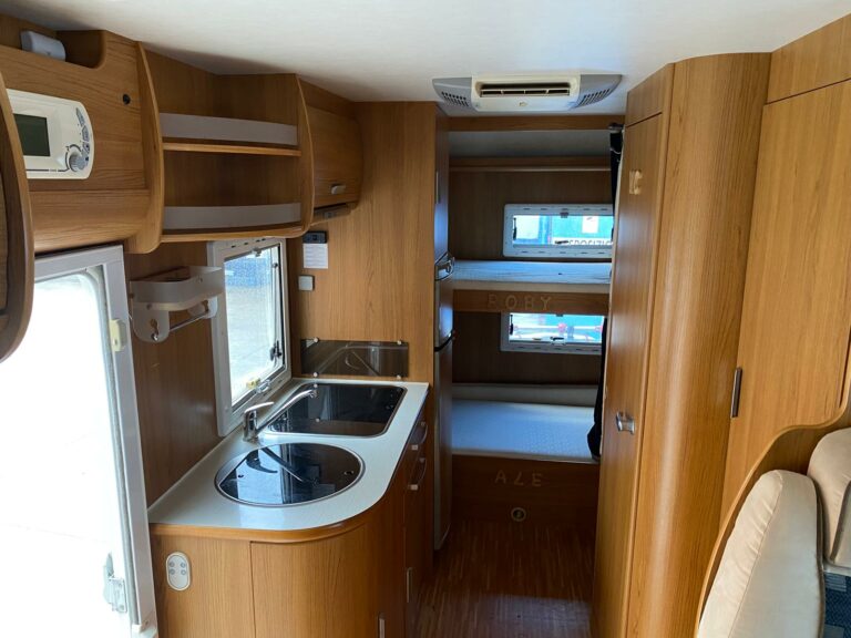 CAMPER USATO RIMOR SUPERBRIG 689 TC7