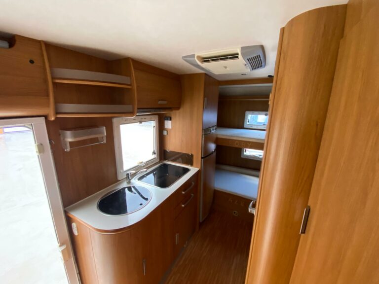 CAMPER USATO RIMOR SUPERBRIG 689 TC8
