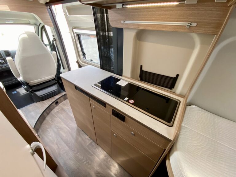 camper usato van furgonato Carado CV 640 11