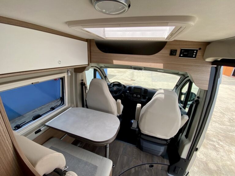 camper usato van furgonato Carado CV 640 22