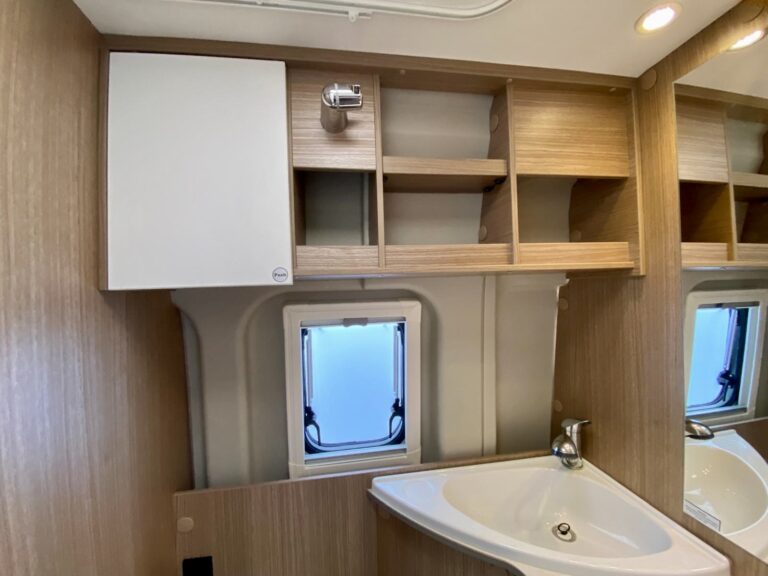 camper usato van furgonato Carado CV 640 7