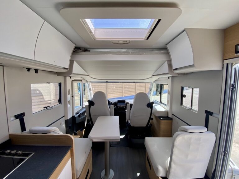 CAMPER ADRIA Sonic Plus 700 DC TrapassoAuto Sardegna15