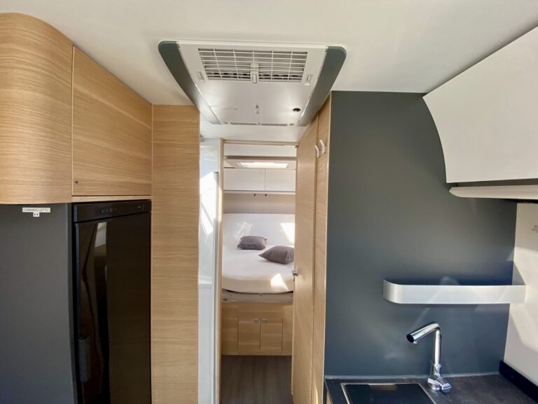 CAMPER ADRIA Sonic Plus 700 DC TrapassoAuto Sardegna18