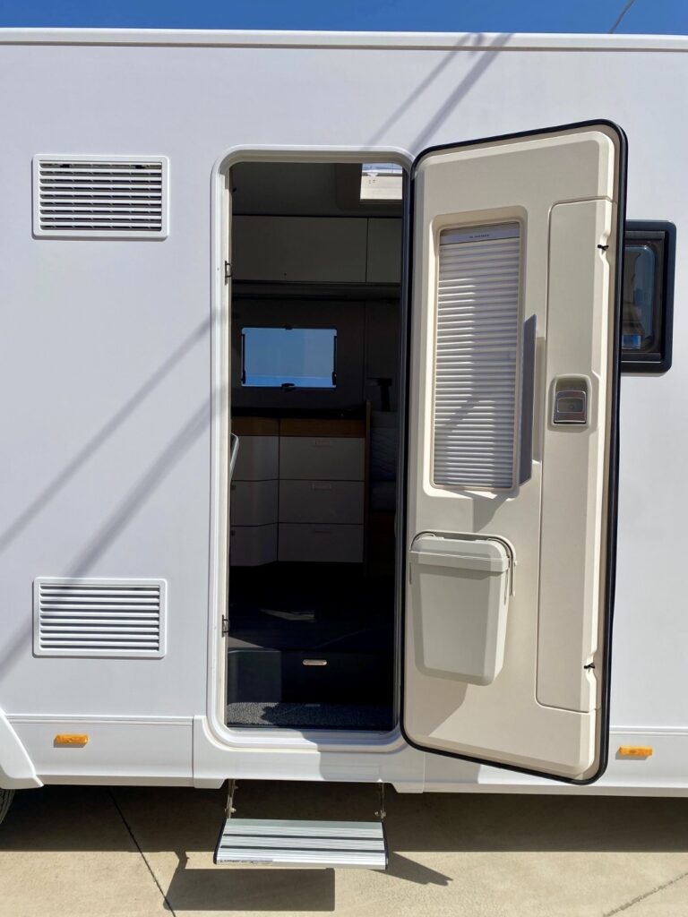 CAMPER ADRIA Sonic Plus 700 DC TrapassoAuto Sardegna23