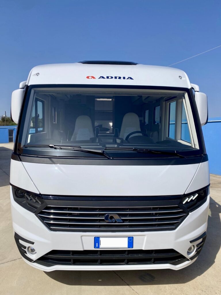 CAMPER ADRIA Sonic Plus 700 DC TrapassoAuto Sardegna24