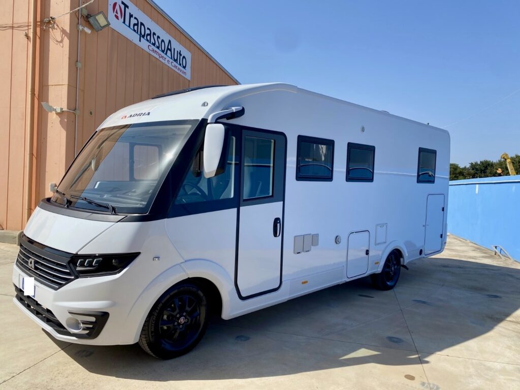 CAMPER ADRIA Sonic Plus 700 DC TrapassoAuto Sardegna26