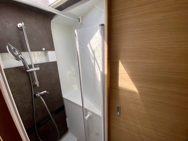 CAMPER ADRIA Sonic Plus 700 DC TrapassoAuto Sardegna4