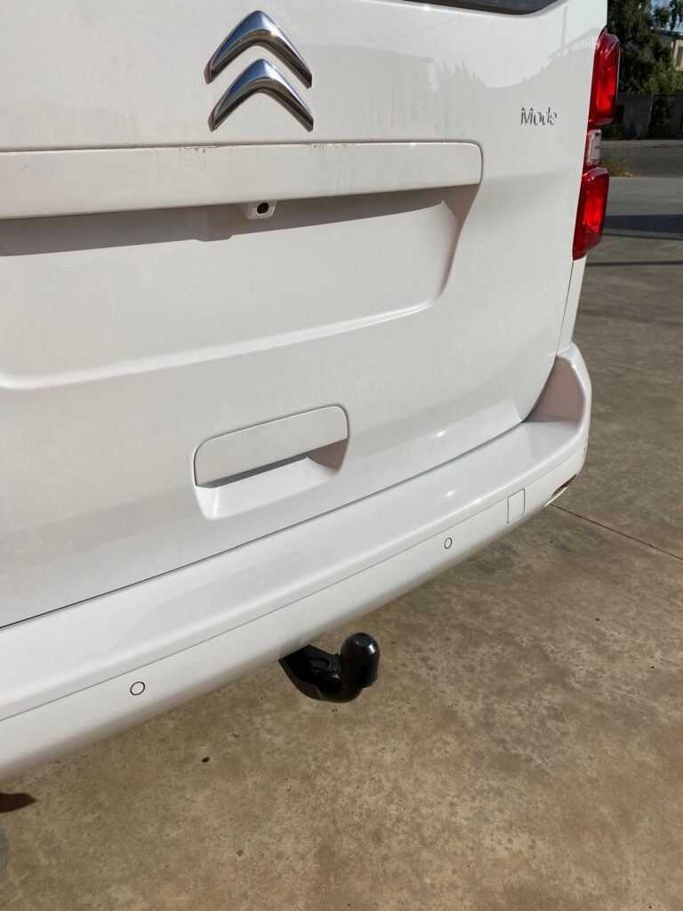 camper van furgonato adria mode con tetto a soffietto