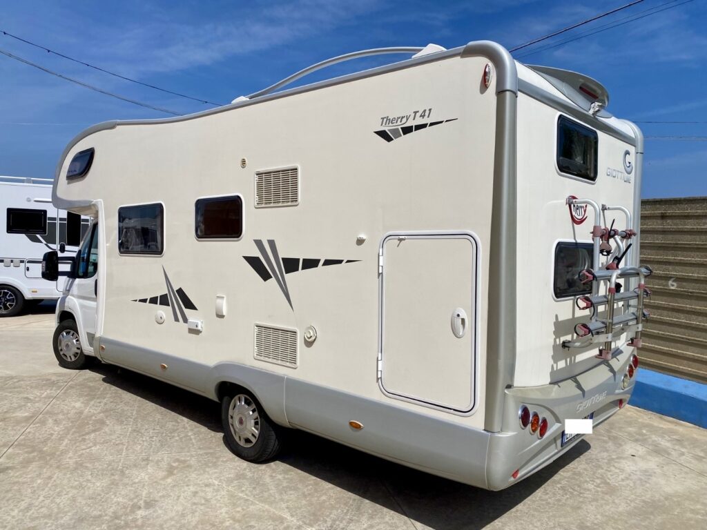 camper usato garantito Sardegna Giottiline Therry T41 TrapassoAuto